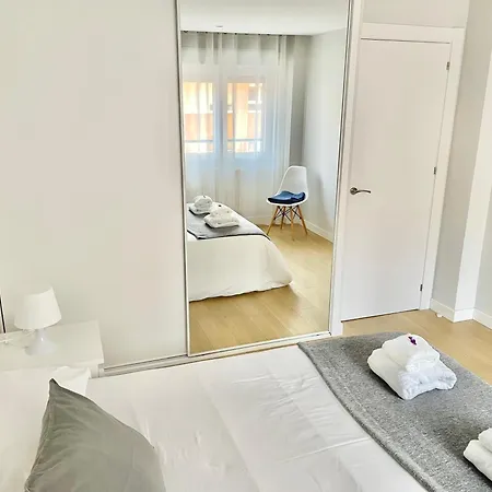 Apartamento San Lorenzo Playa. Vistas Al Mar. Gijón
