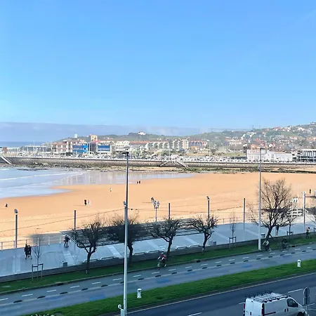 San Lorenzo Playa. Vistas Al Mar. Хіхон