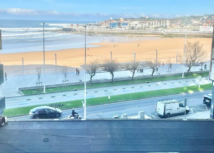 San Lorenzo Playa. Vistas Al Mar. Хіхон